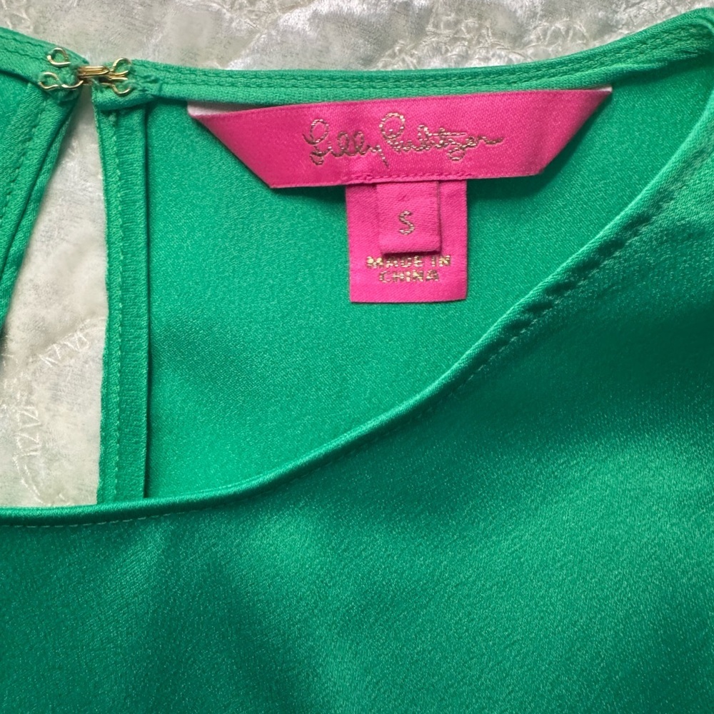 Lilly Pulitzer Vibrant Green Silk look Blouse with Ruffle Sleeves - Picture 2 of 5